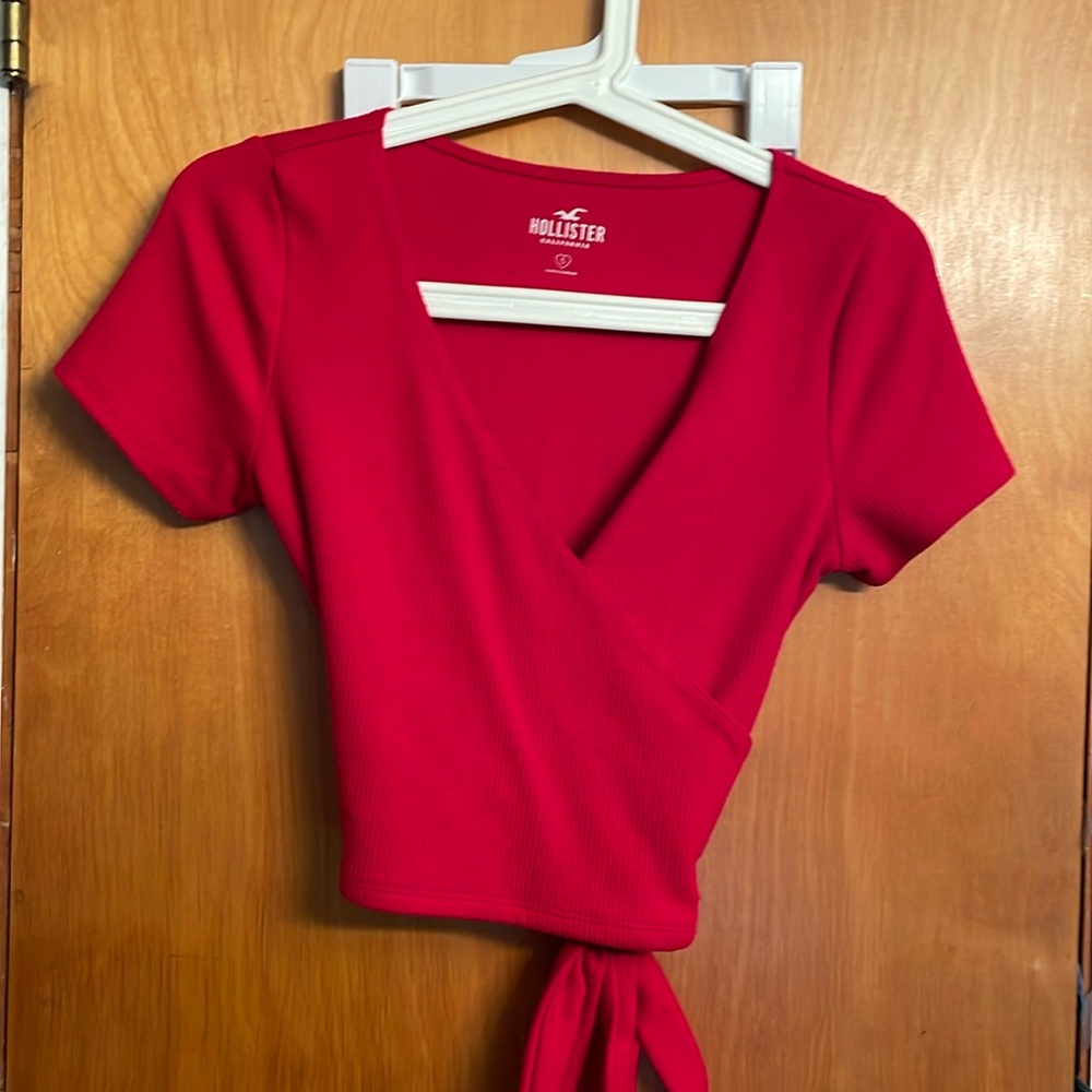 red crop top